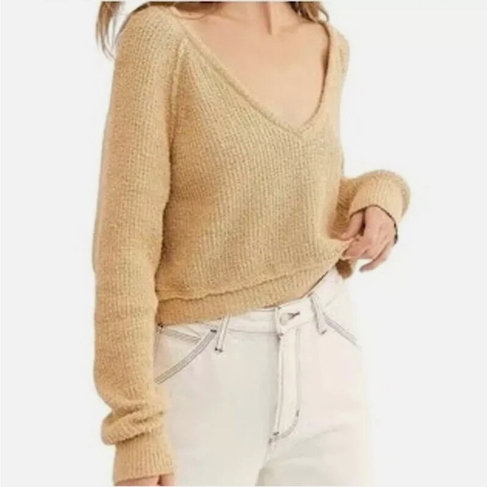 Free People High-low V-neck Sweater in Camel